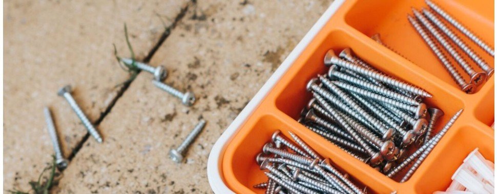 Fixation technique : vis, boulons, clous